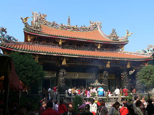 Lung-shan_temple-Taipei-Taiwan-P1010110.jpg