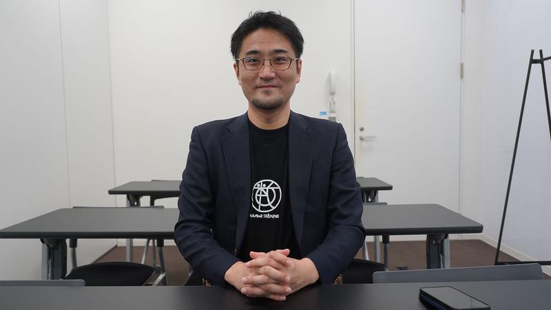 「数字力」を身に着ける。大人のための数学教室のパイオニア。和から株式会社 堀口智之 - MOVの100人インタビュー